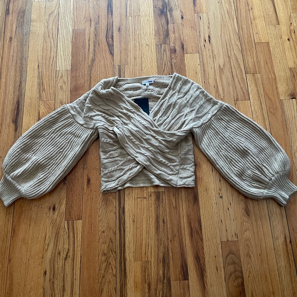 Fashion nova beige sweater size medium
